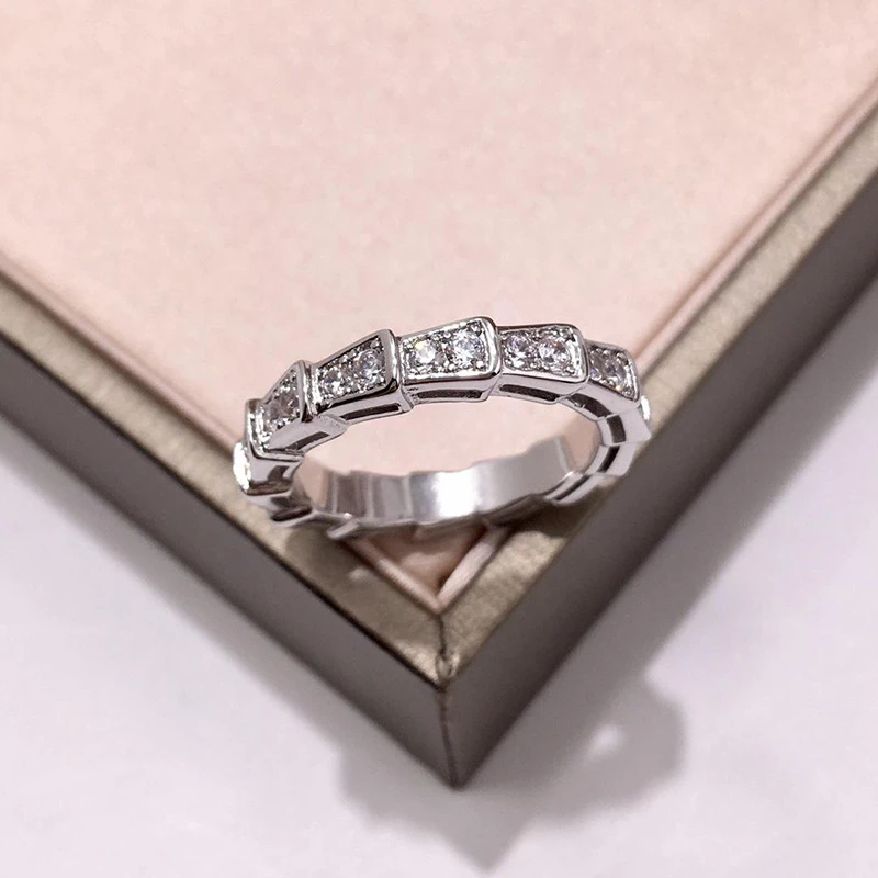 铜合金锆石戒指 蛇戒指女欧美轻奢超闪满钻蛇节蛇骨创意食指指环