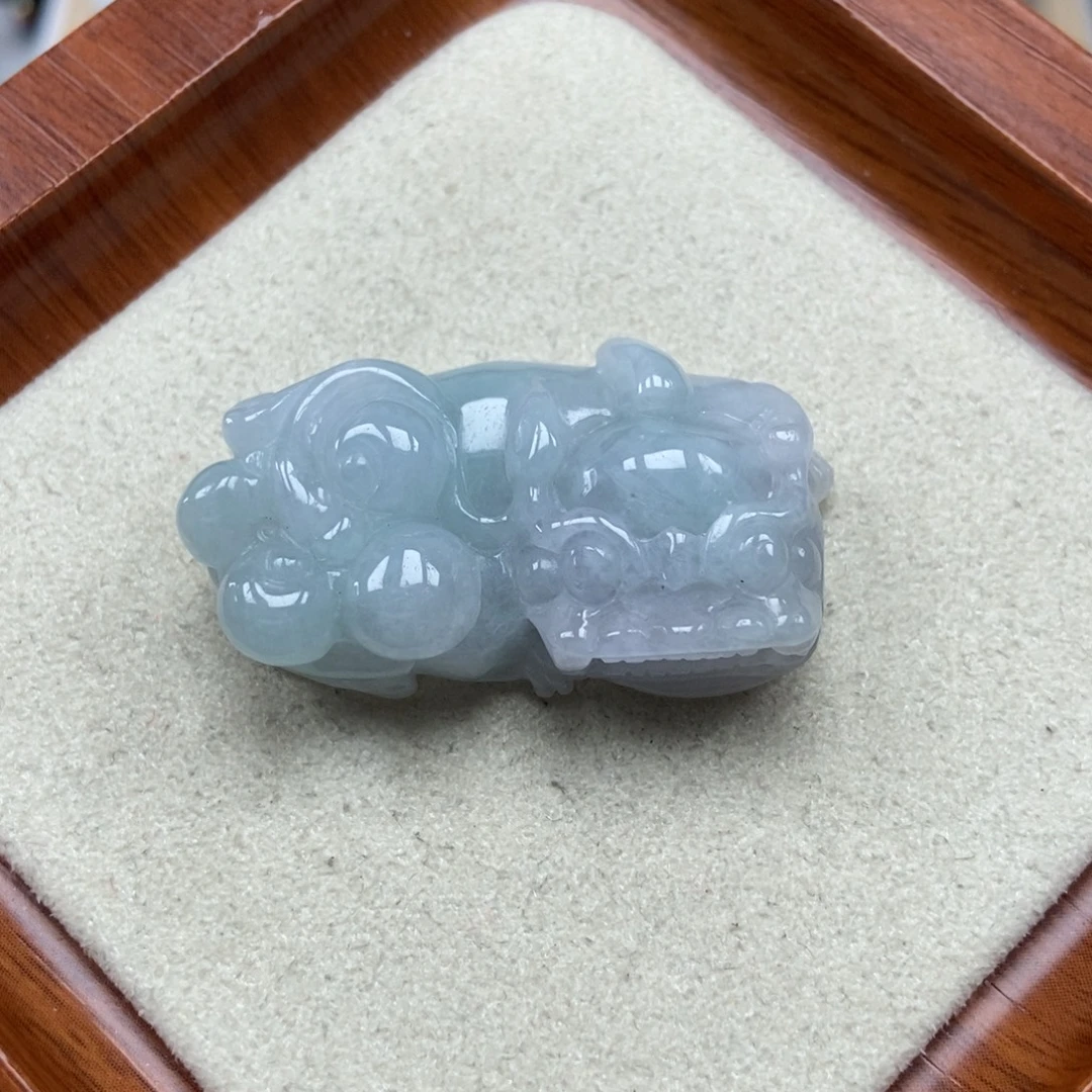 翡翠未镶嵌颈饰霸王貔貅