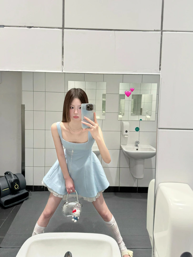 已到货/方领拼接网纱无袖连衣裙蓬蓬裙气质撞色设计感夏日连衣裙