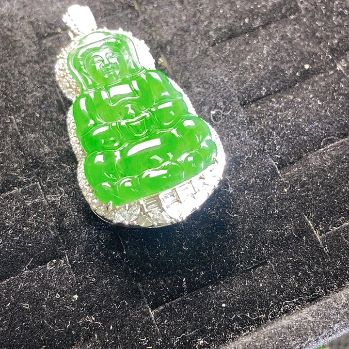 翡翠未镶嵌颈饰48