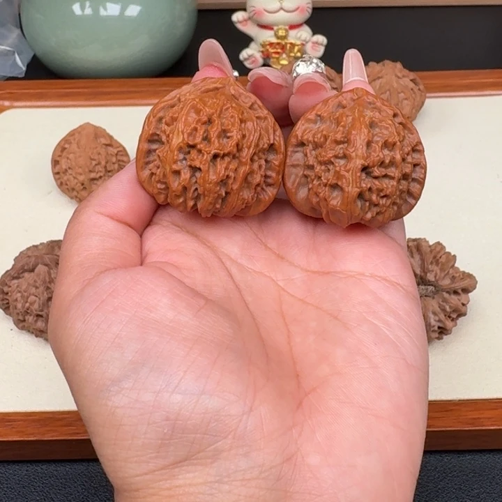 把件文玩核桃全品三角白37.5