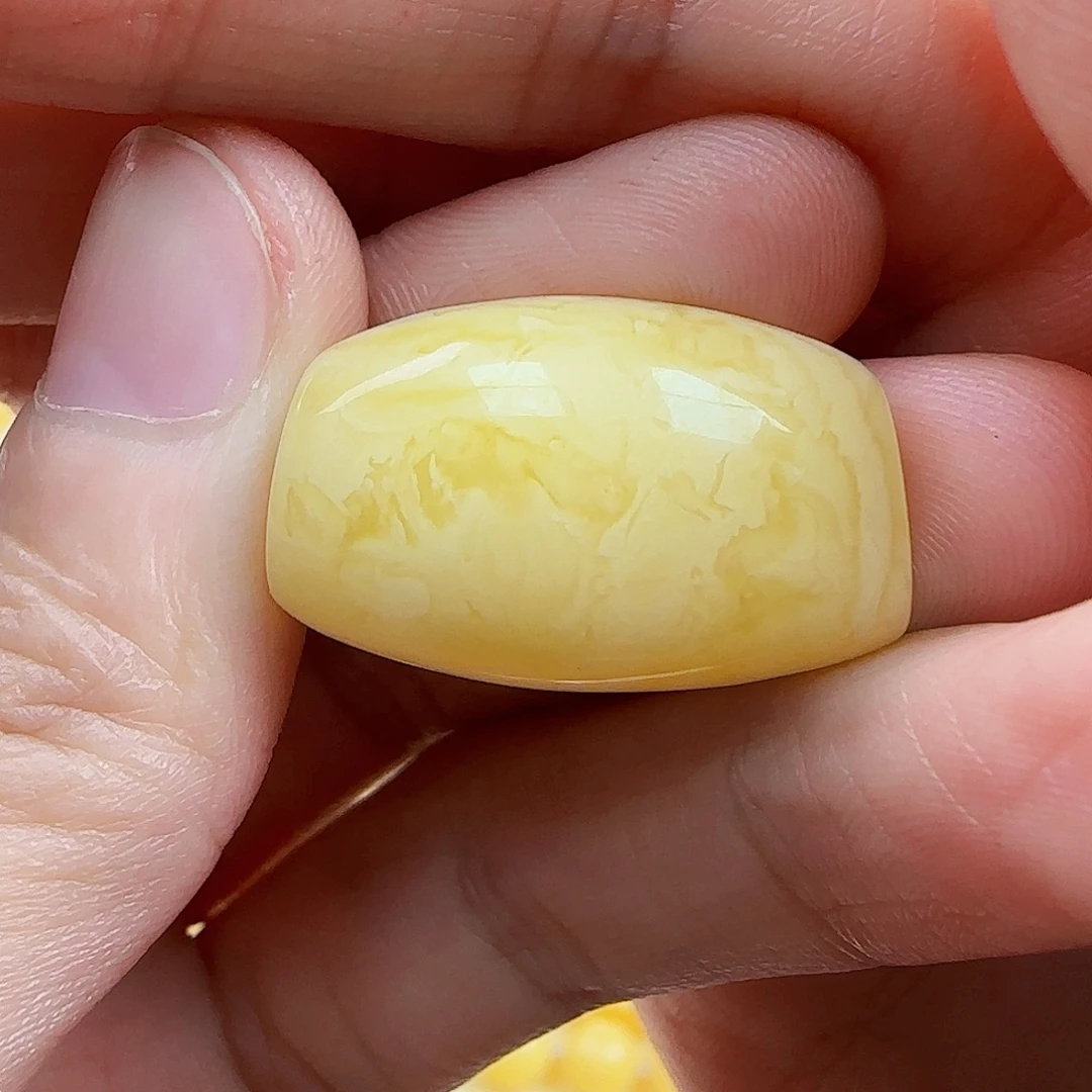 蜜蜡未镶嵌珠宝奇石