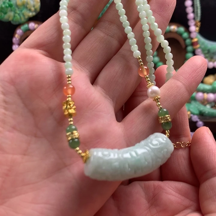 翡翠未镶嵌颈饰吊坠