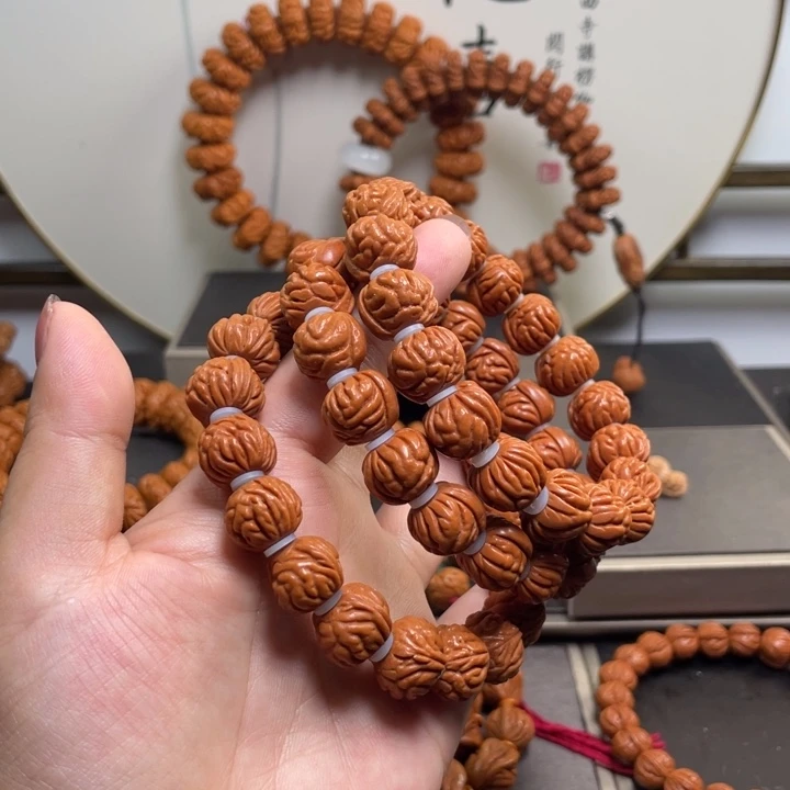 懒***营桃核吊坠龙纹桃核金蟾