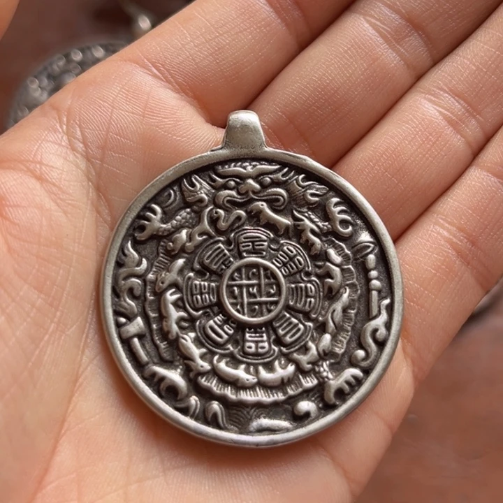 颈饰琉璃医****师喜欢的朋友