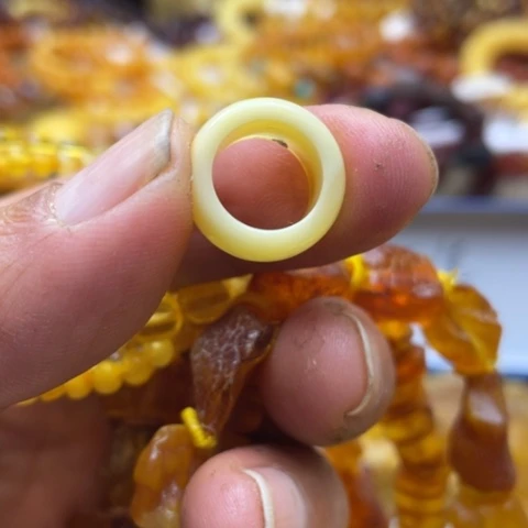 手串蜜蜡未镶嵌吊坠