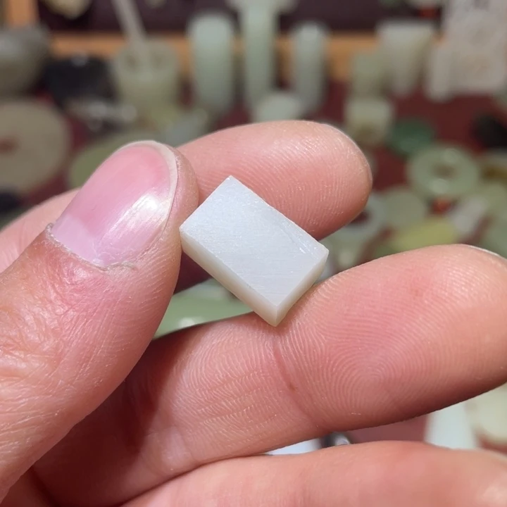 和田玉吊坠(不含链)未镶嵌土**。