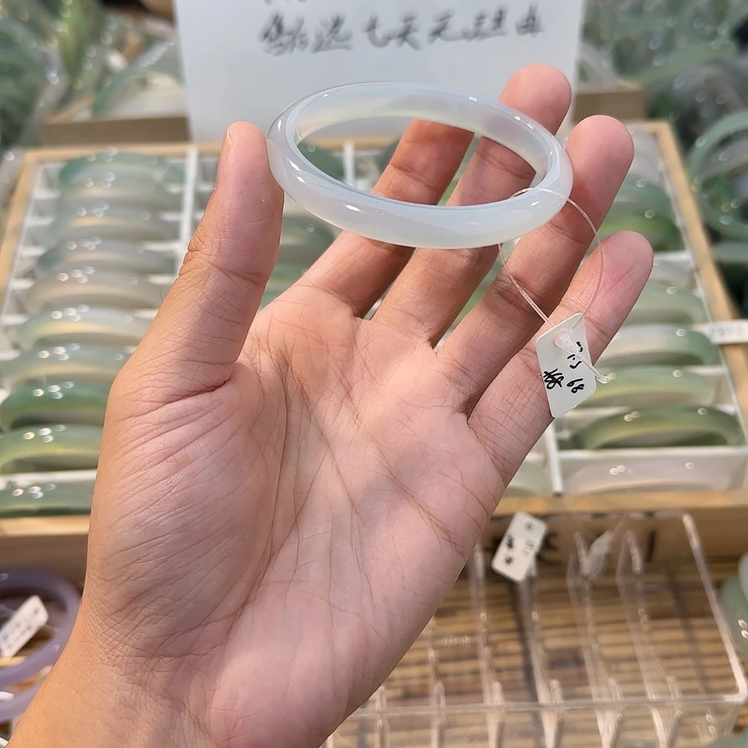 玛瑙/玉髓未镶嵌手镯圈口57.3