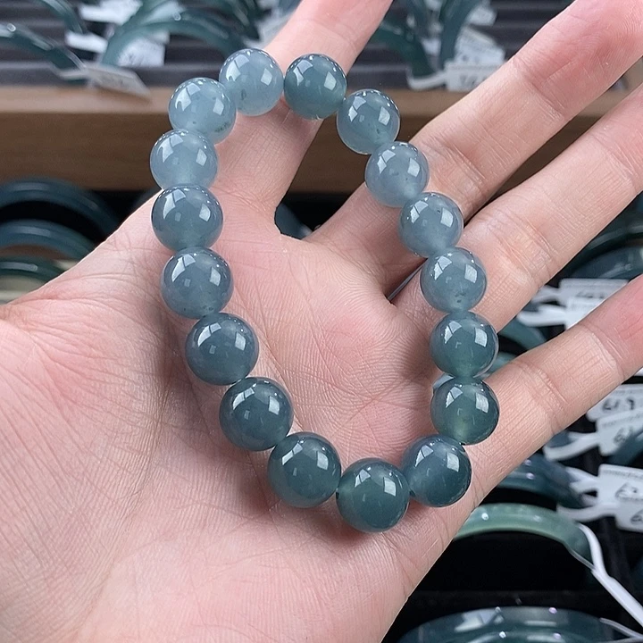 翡翠手镯未镶嵌大****4