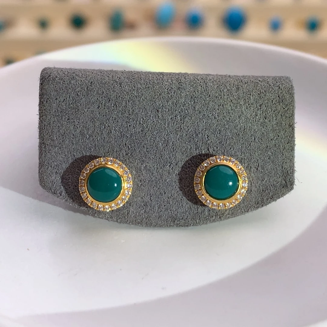 18K金镶嵌绿松石玉化绿耳钉