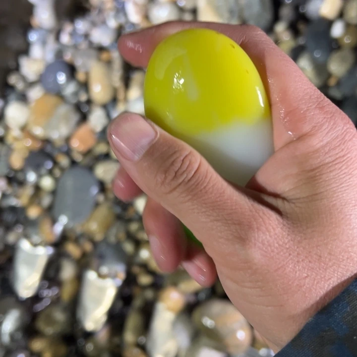 和田玉（糖玉）未镶嵌珠宝奇石