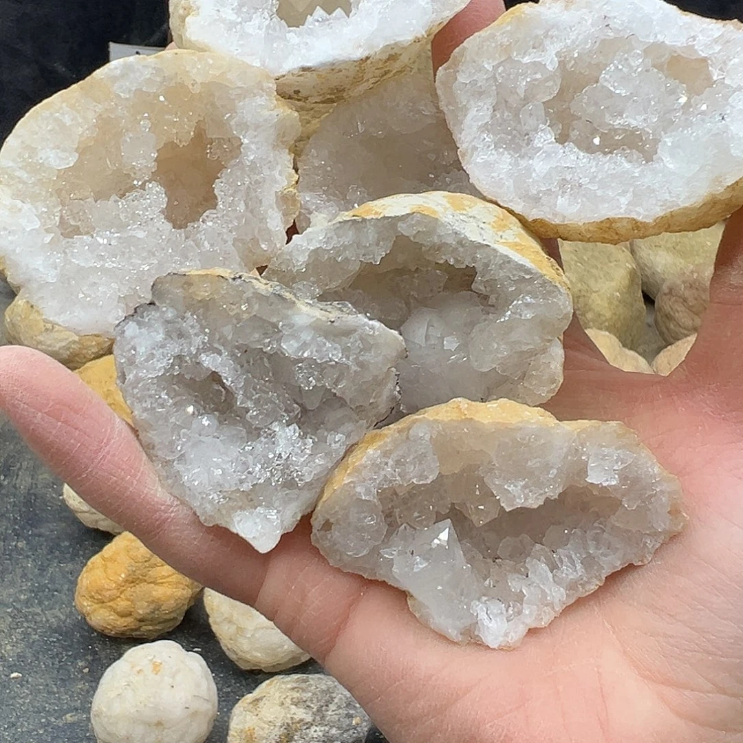 石材摩洛哥白水的漂亮晶洞500g