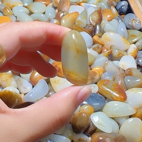 和田玉（糖玉）未镶嵌颈饰17.9克