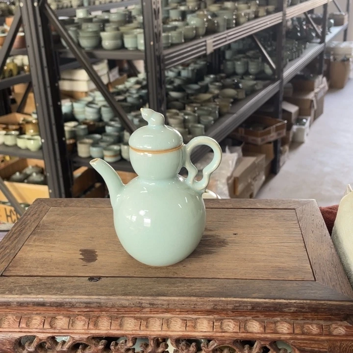 摆件天青釉葫芦酒壶