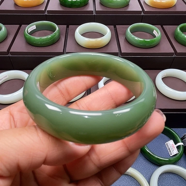 和田玉未镶嵌手镯5758