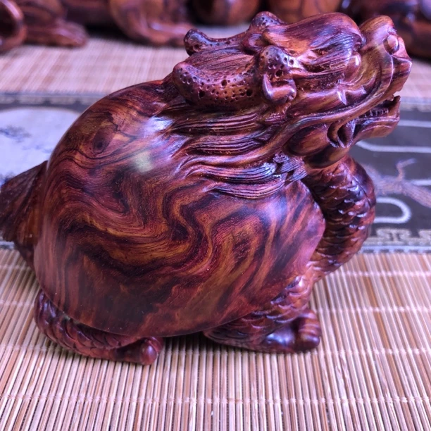 海南黄花梨紫红油梨水波鬼眼纹龙龟摆件长12.2cm，宽6.5cm，高8.8cm