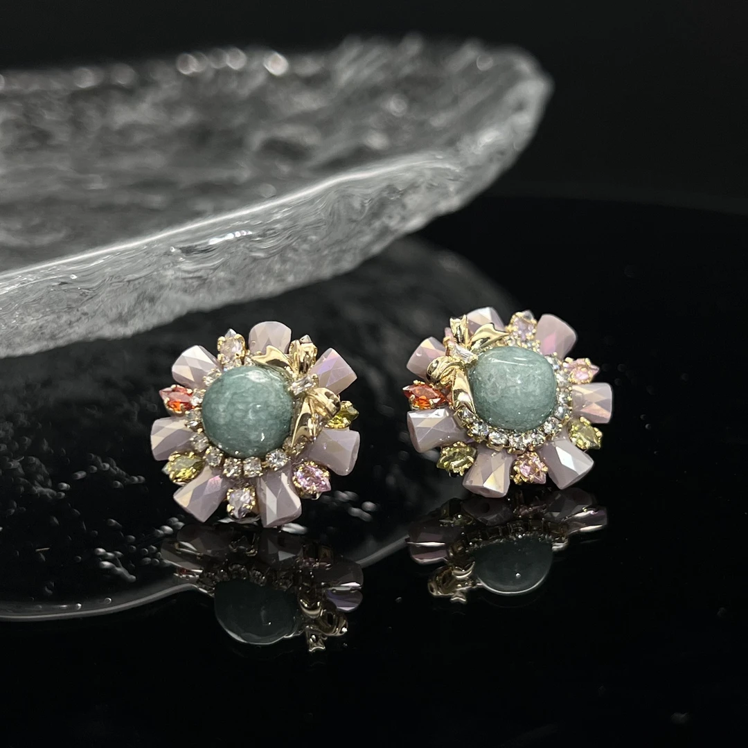 8437 镀k金 淡紫色小花耳钉