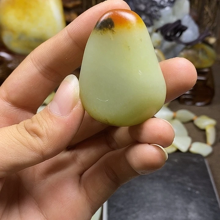 和田玉未镶嵌把件