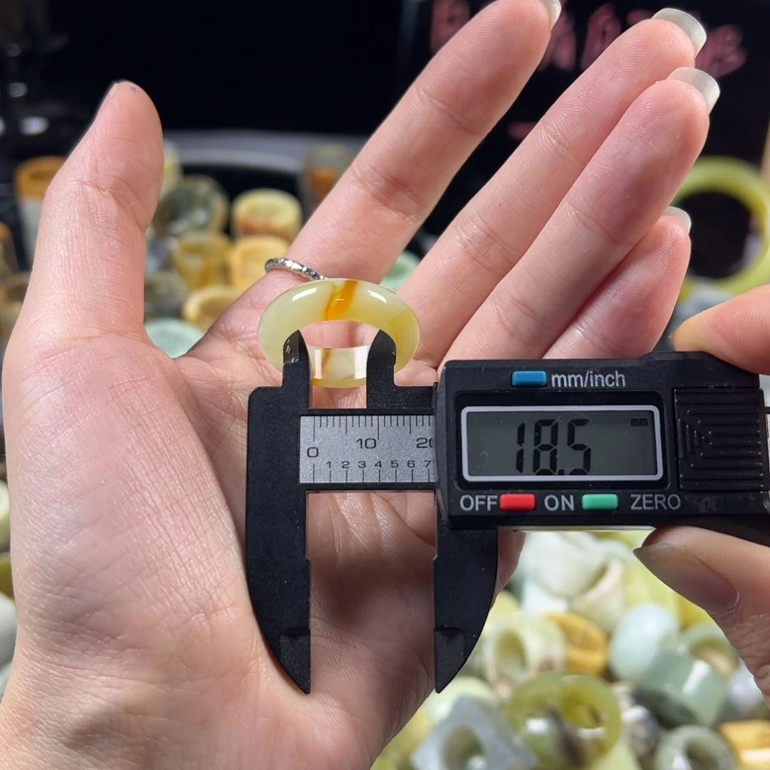 蛇纹石玉未镶嵌戒指