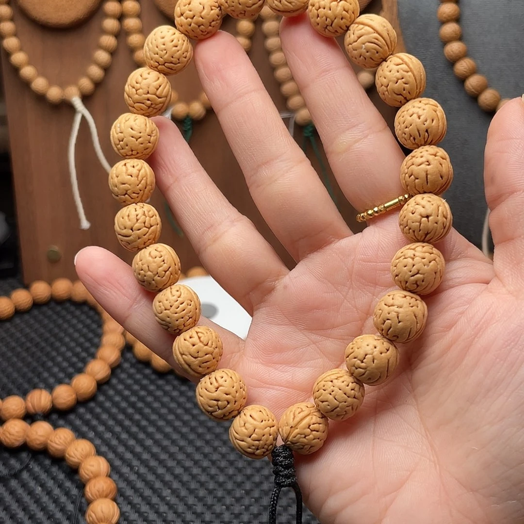 糖***姐12野生小黄桃肌肉桃核