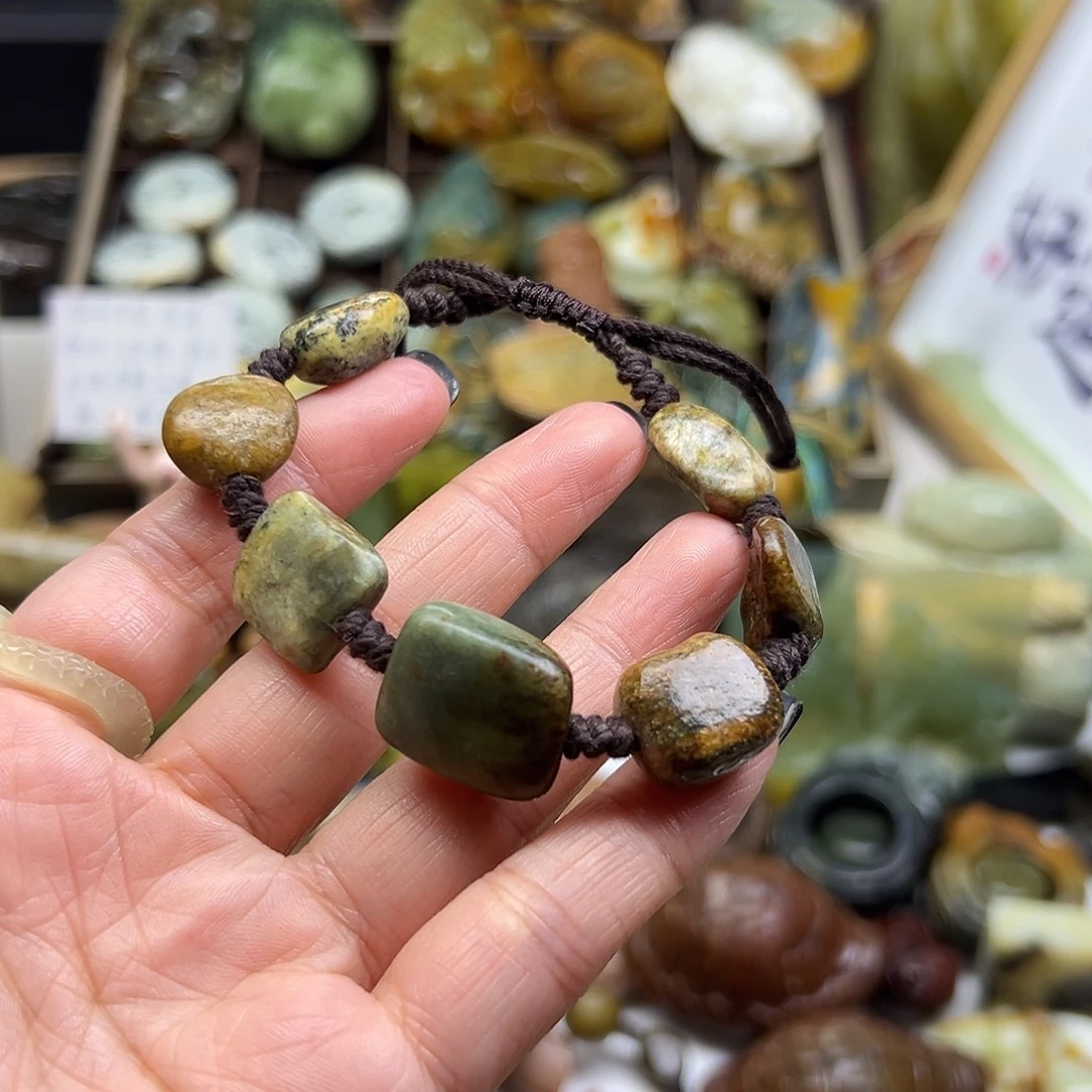 S***,颈饰未镶嵌岫岩河磨玉（透闪石质玉）河磨玉手链