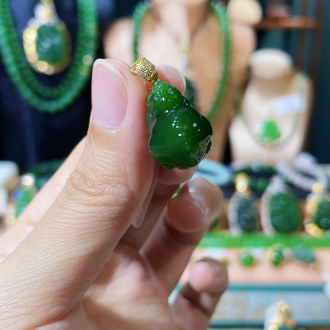 和田玉（碧玉）18K金镶嵌颈饰