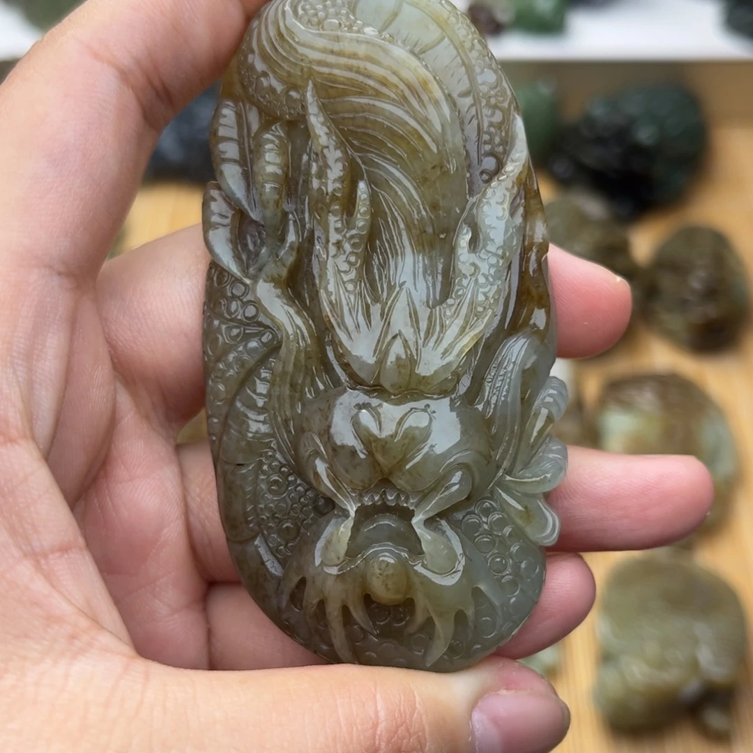 紫***风颈饰未镶嵌和田玉
