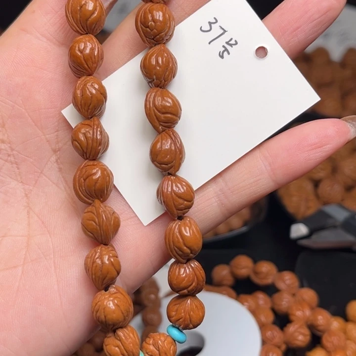 桃核吊坠小龙纹10左右手持