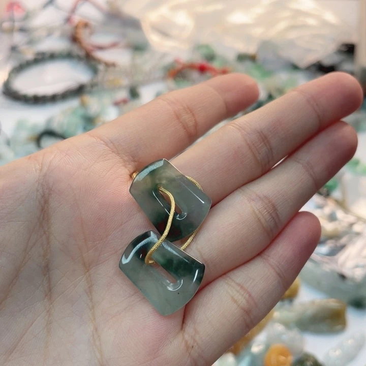 ****子翡翠未镶嵌颈饰A货翡翠不退不换