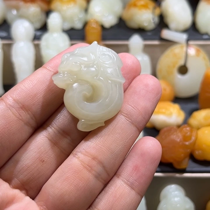 达***尼颈饰未镶嵌和田玉