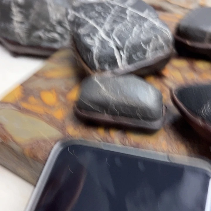 灵璧石手把件天然原石