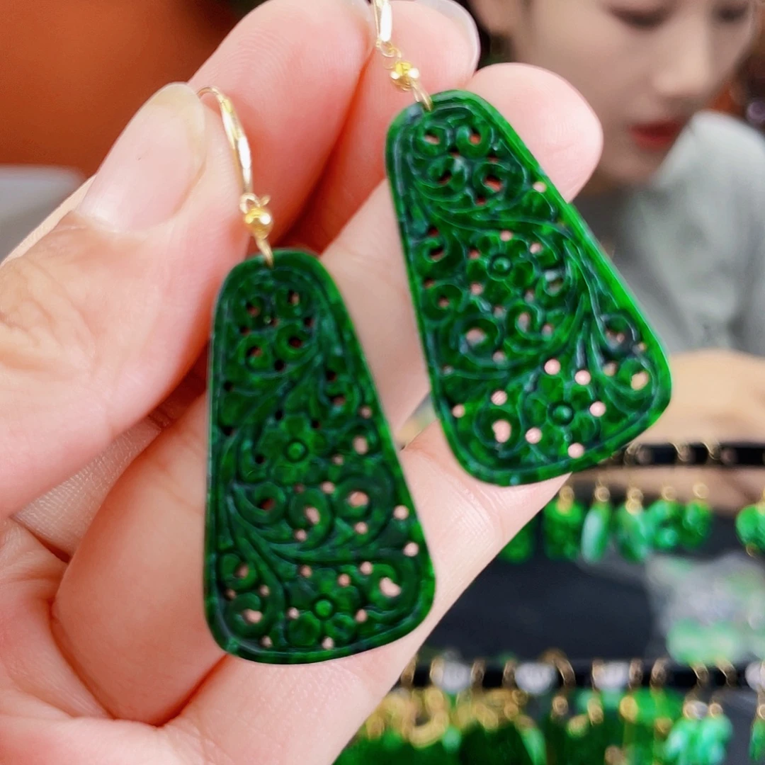 翡翠18K金镶嵌耳饰