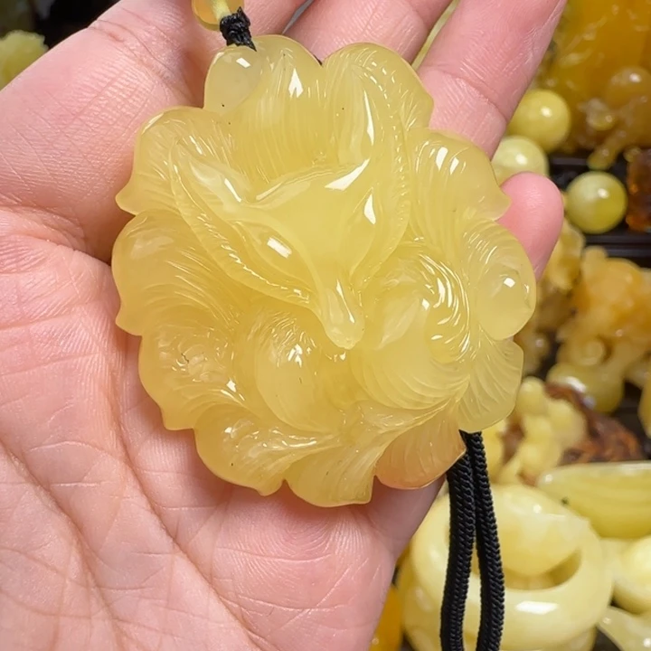 蜜蜡未镶嵌珠宝奇石