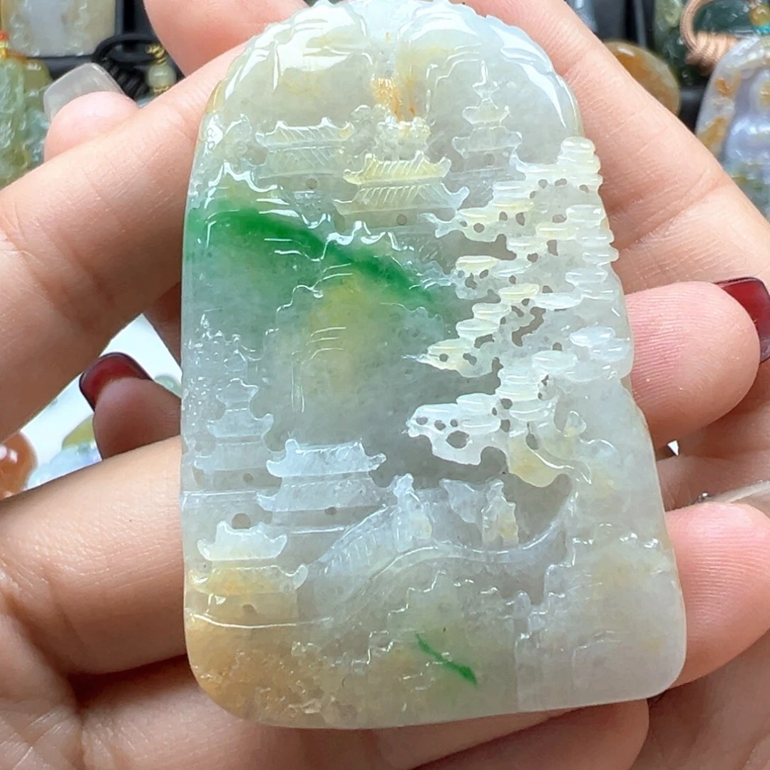 翡翠颈饰未镶嵌山水
