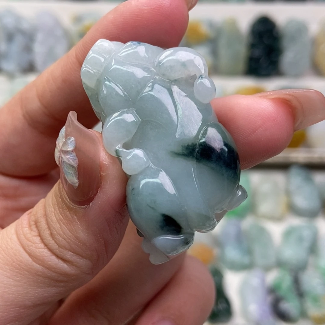 翡翠吊坠(赠链)未镶嵌