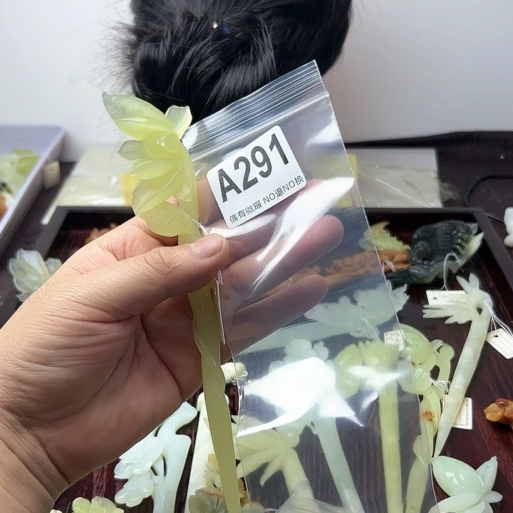 蛇纹石玉发饰合金愚**头