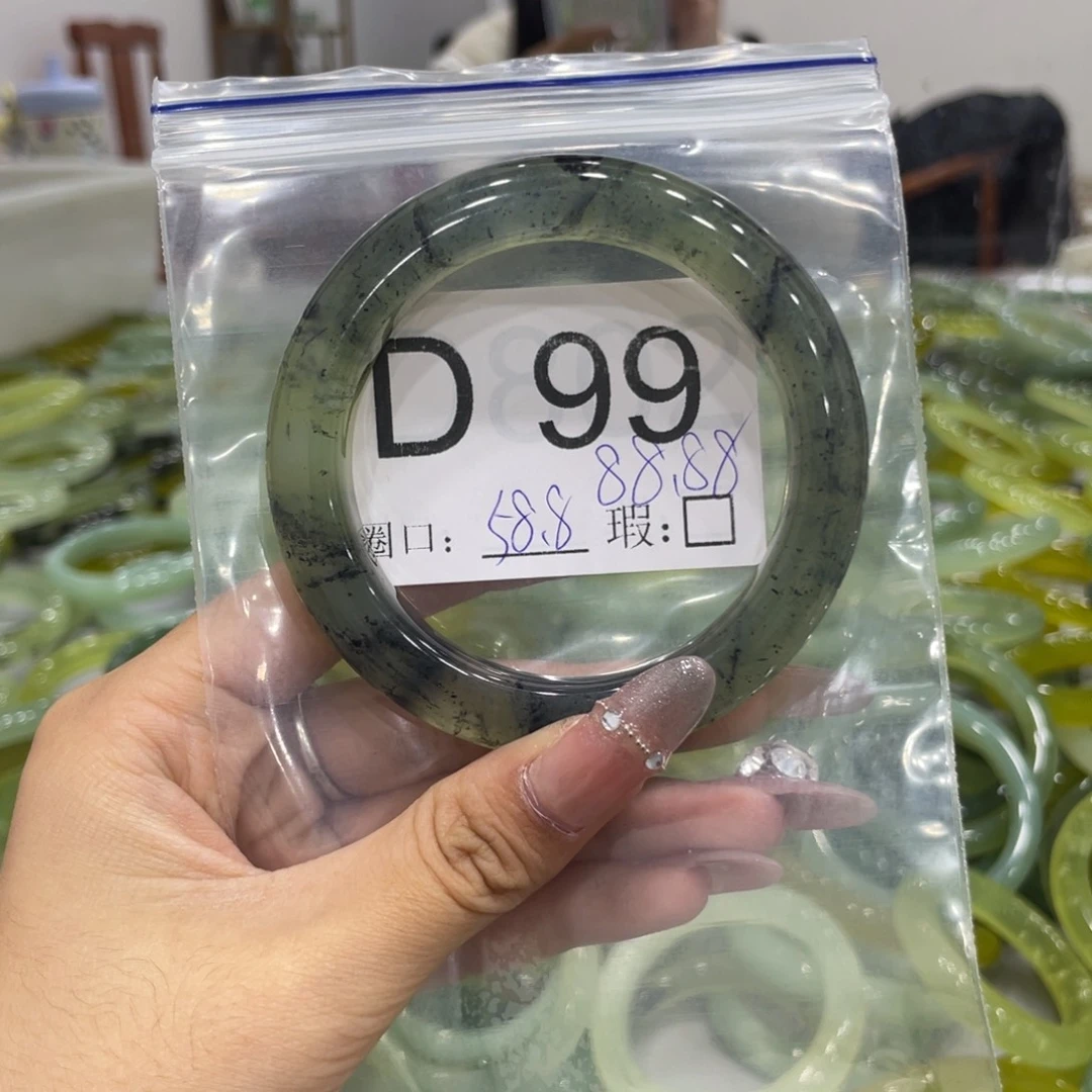 未镶嵌蛇纹石玉颈饰G****^