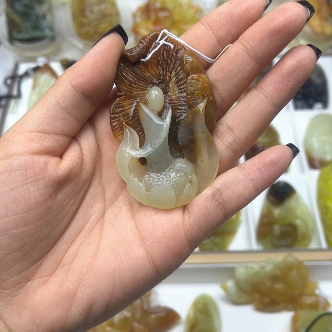 蛇纹石玉颈饰未镶嵌大****丽