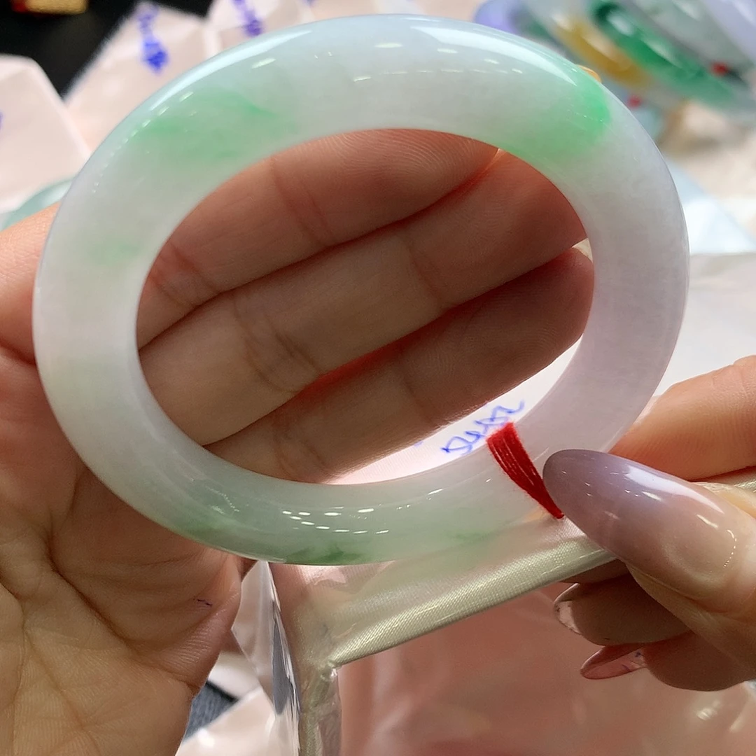 翡翠未镶嵌手镯54.6圆