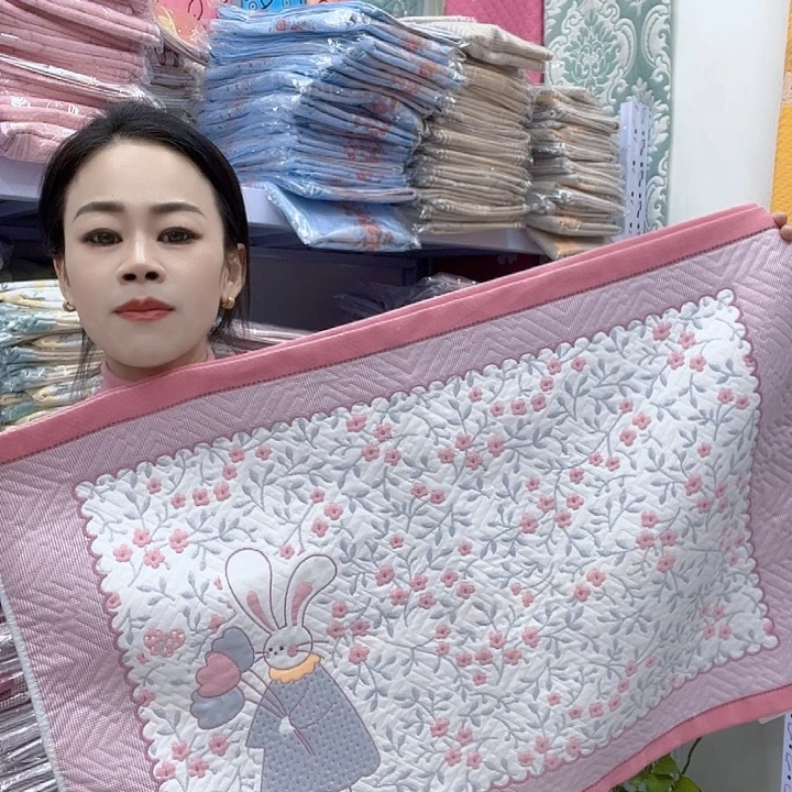 棉粉色小花兔纯棉