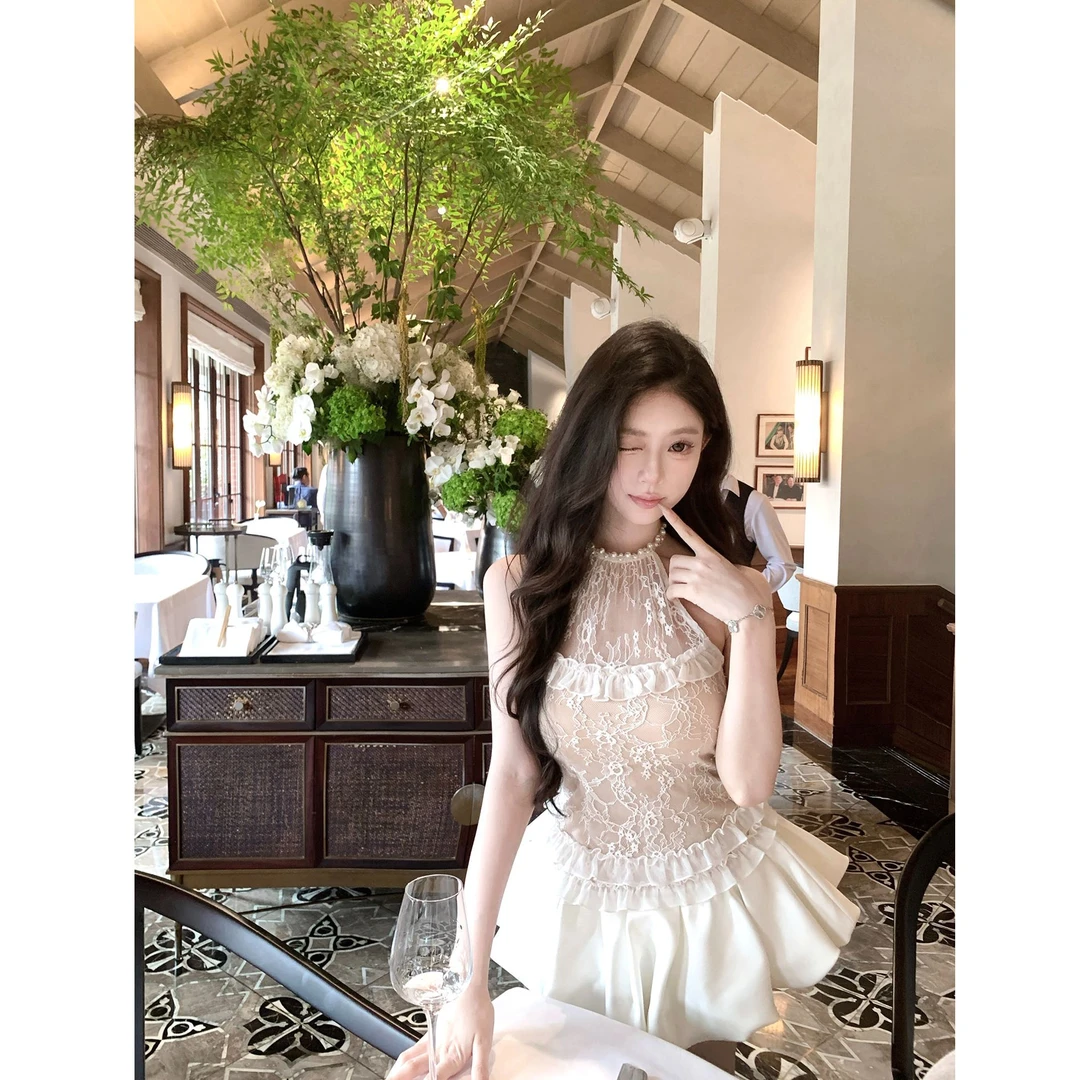 【狙心定律】珍珠领口挂脖荷叶边蕾丝纯欲甜美露背上衣配半身裙套装