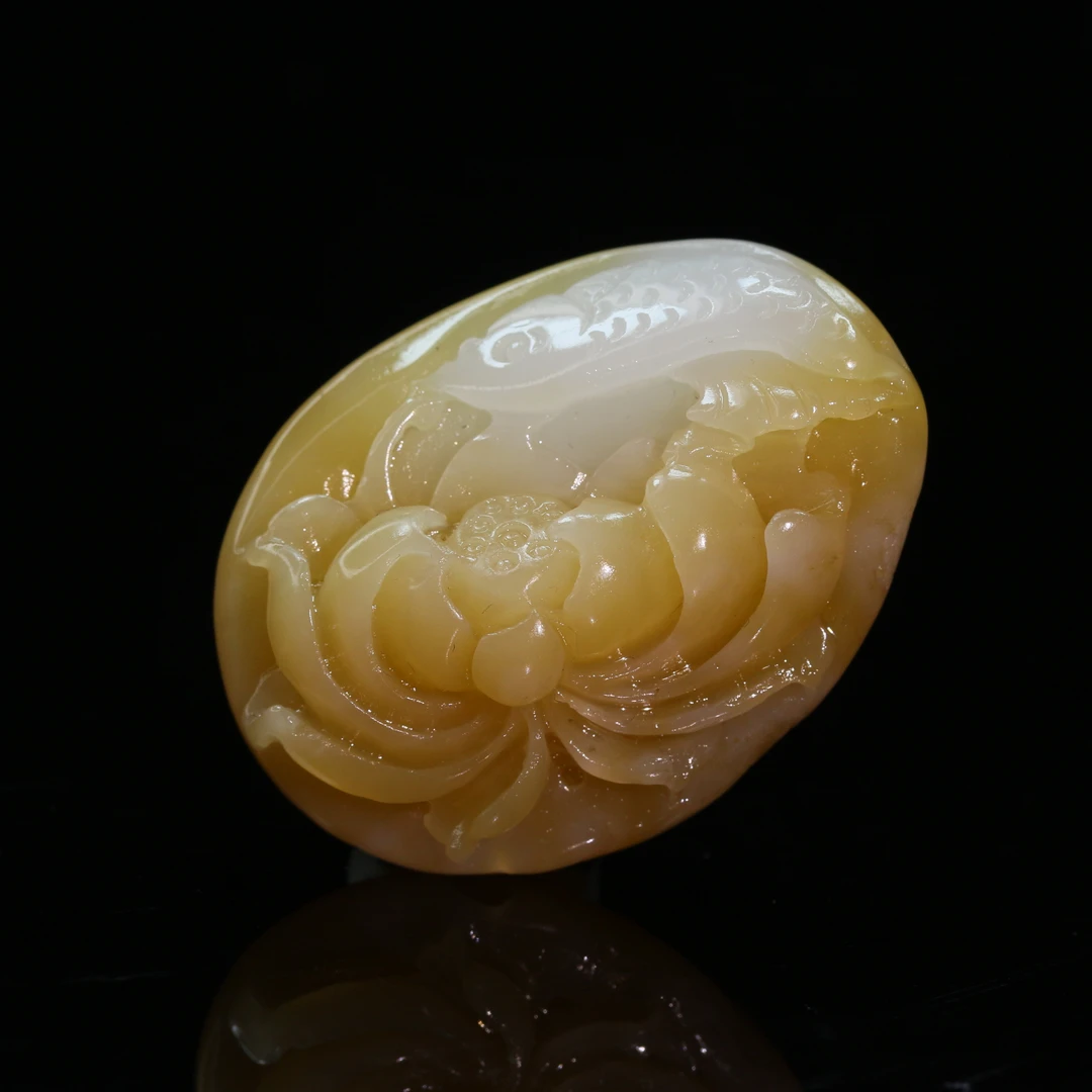 11和田玉且末糖白吊坠/800267保利厦门拍卖
