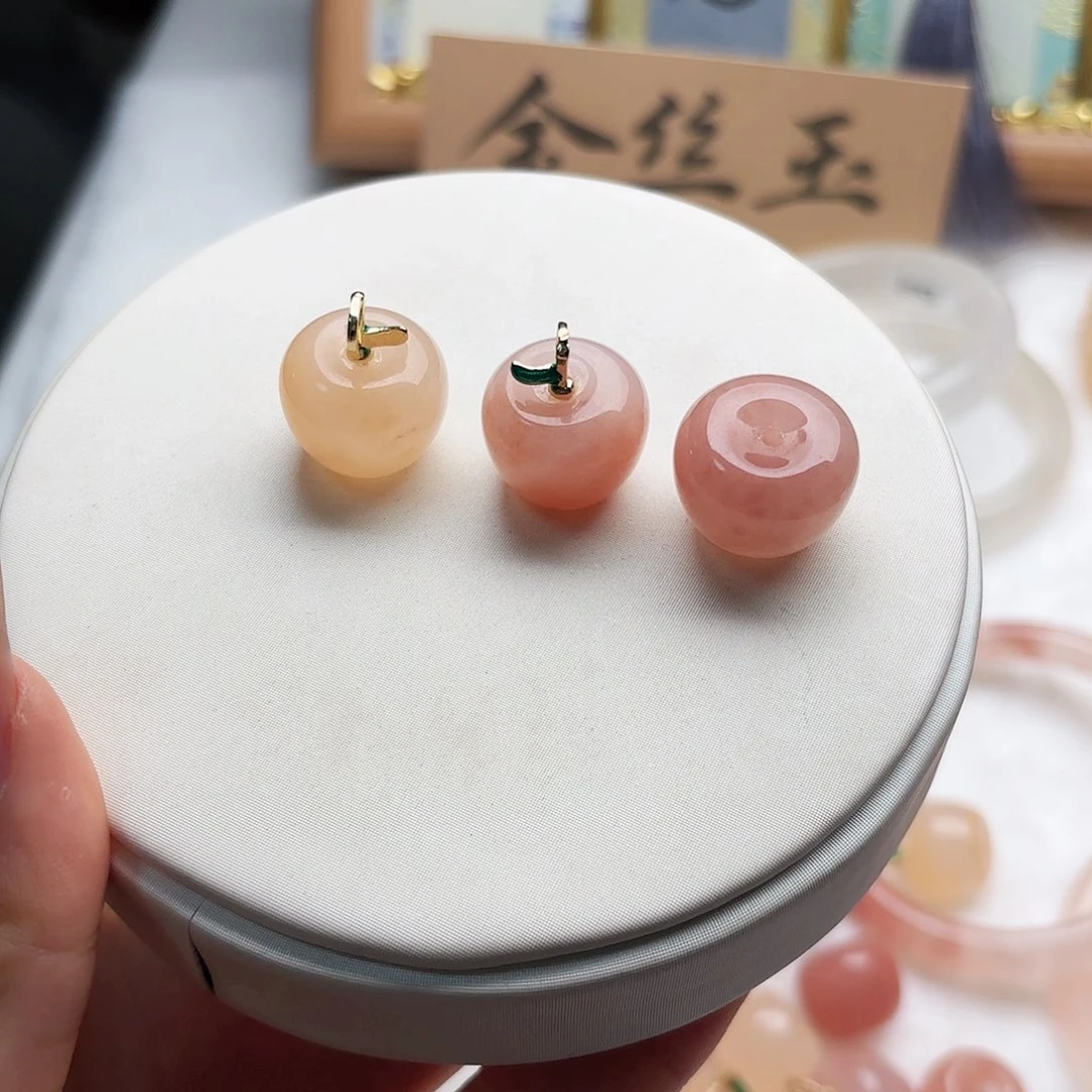 石英质玉合金颈饰花*雪