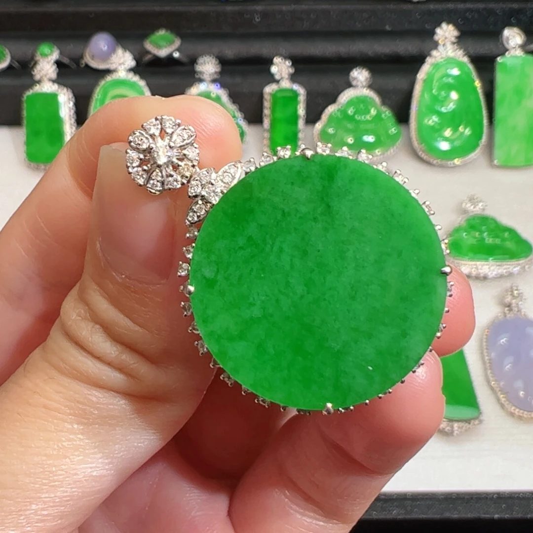 翡翠吊坠(不含链)18K金镶嵌