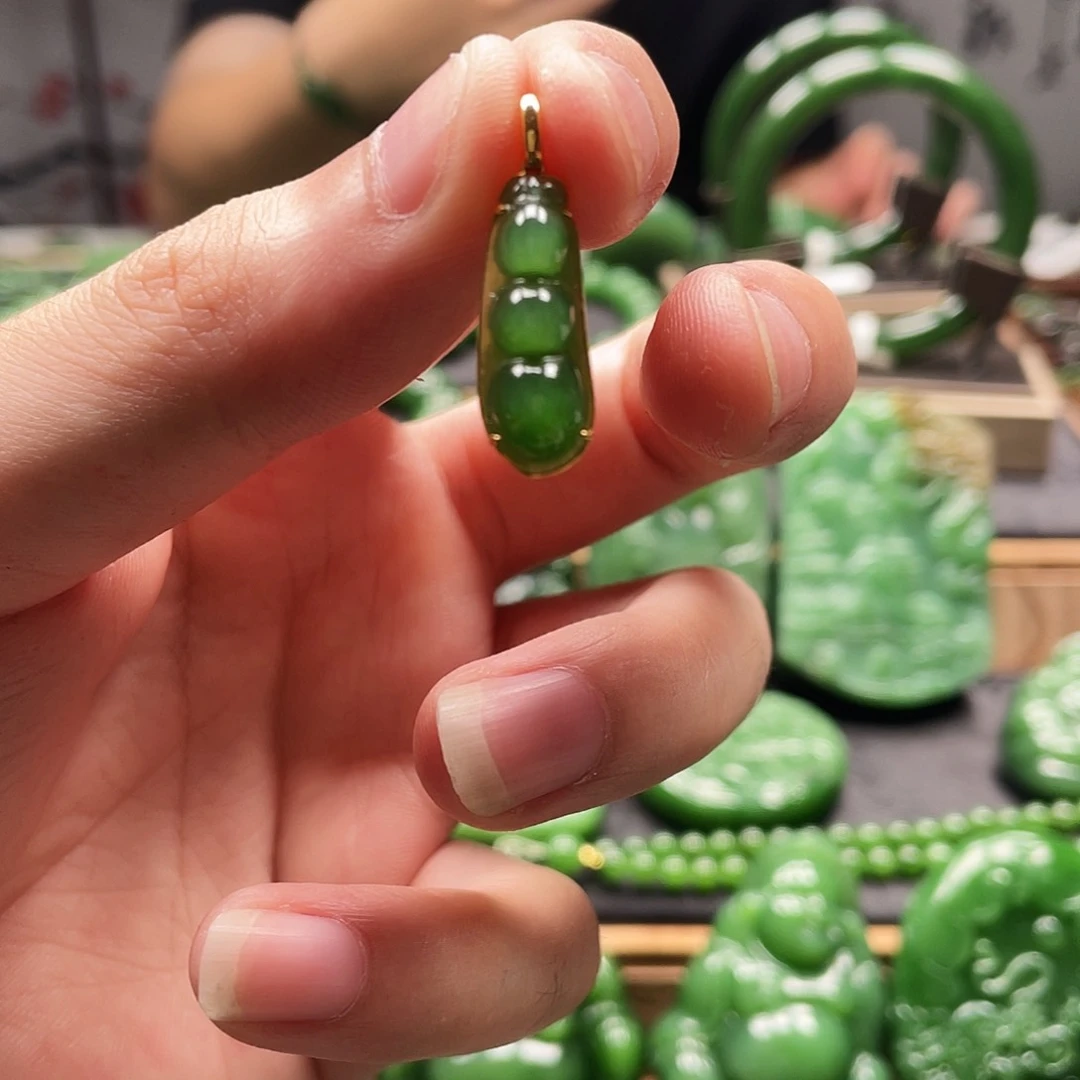 和田玉（碧玉）18K金镶嵌颈饰