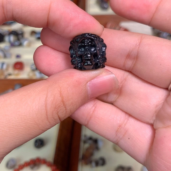 未镶嵌颈饰玛瑙/玉髓52三面骷髅头