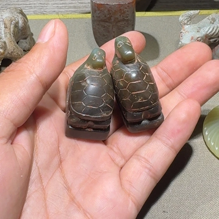 老***张和田玉（糖玉）未镶嵌挂件