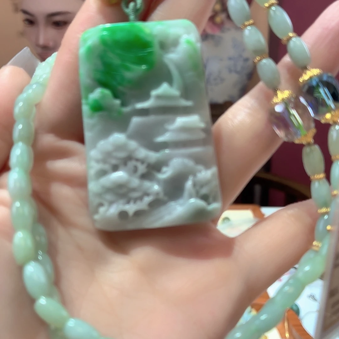 翡翠未镶嵌颈饰翡翠