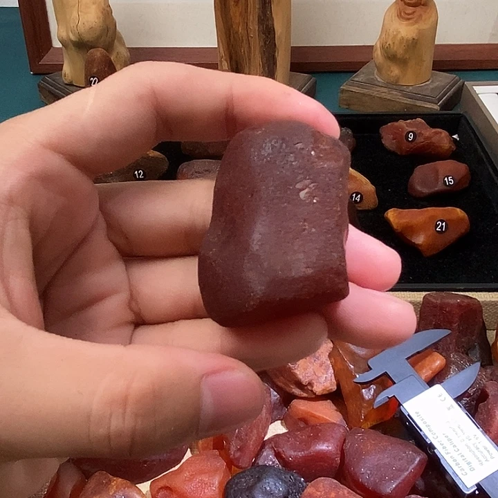 裸石琥珀未镶嵌金胶蜜