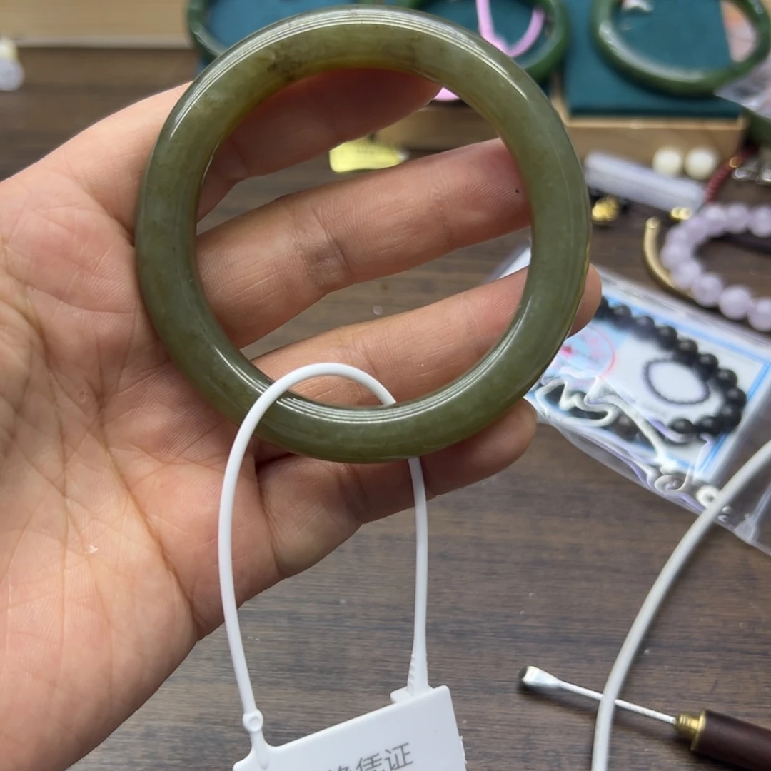 和田玉未镶嵌手镯54.6圈围473